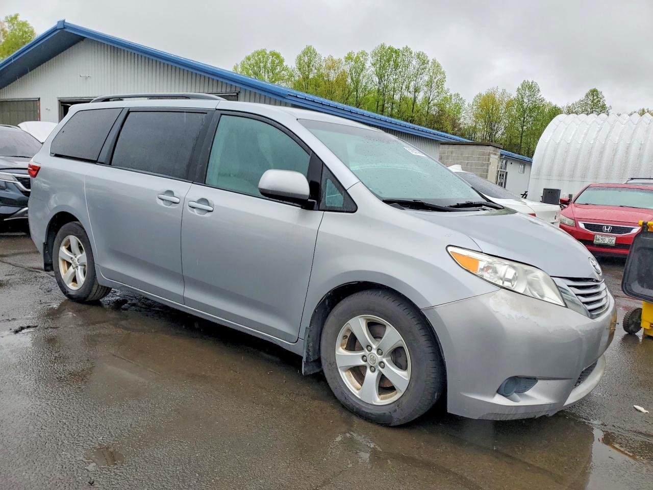 2017 TOYOTA Sienna VIN 5TDKZ3DC6HS782155 photo 4