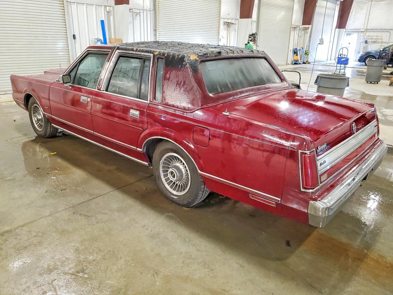 1988 LINCOLN Towncar VIN 1LNBM81F9JY842929 photo 2