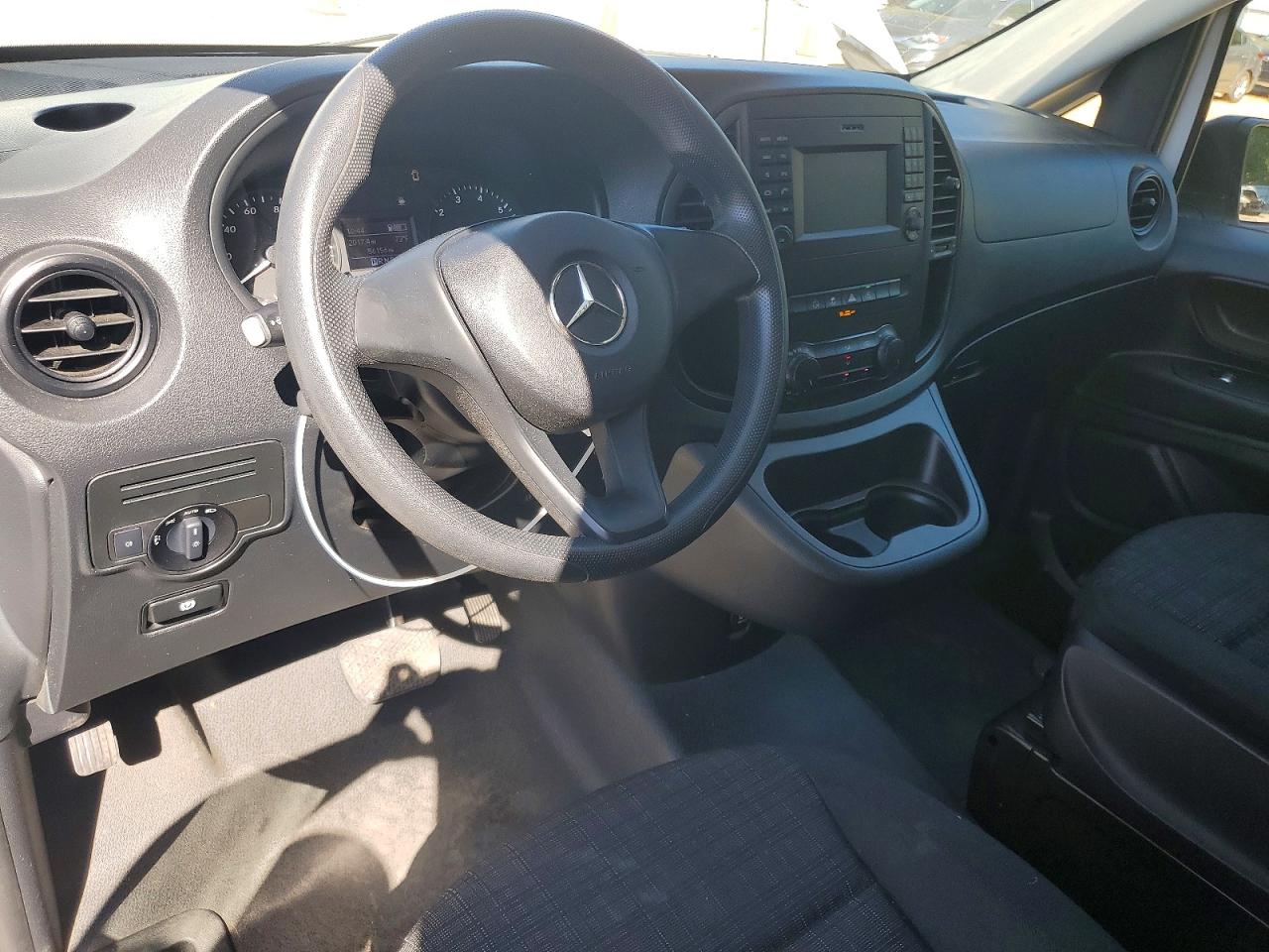 2018 Mercedes Metris VIN WD3PG2EA3J3406047 photo 8