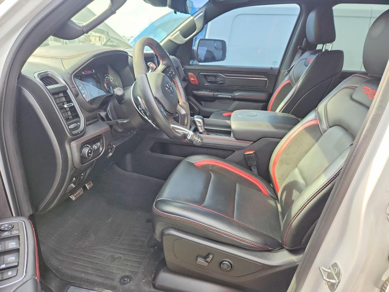 2022 Ram 1500 VIN 1C6SRFU91NN260080 photo 7