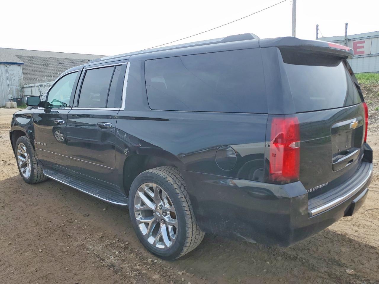 2017 Chevrolet Suburban VIN 1GNSKJKC6HR258554 photo 2