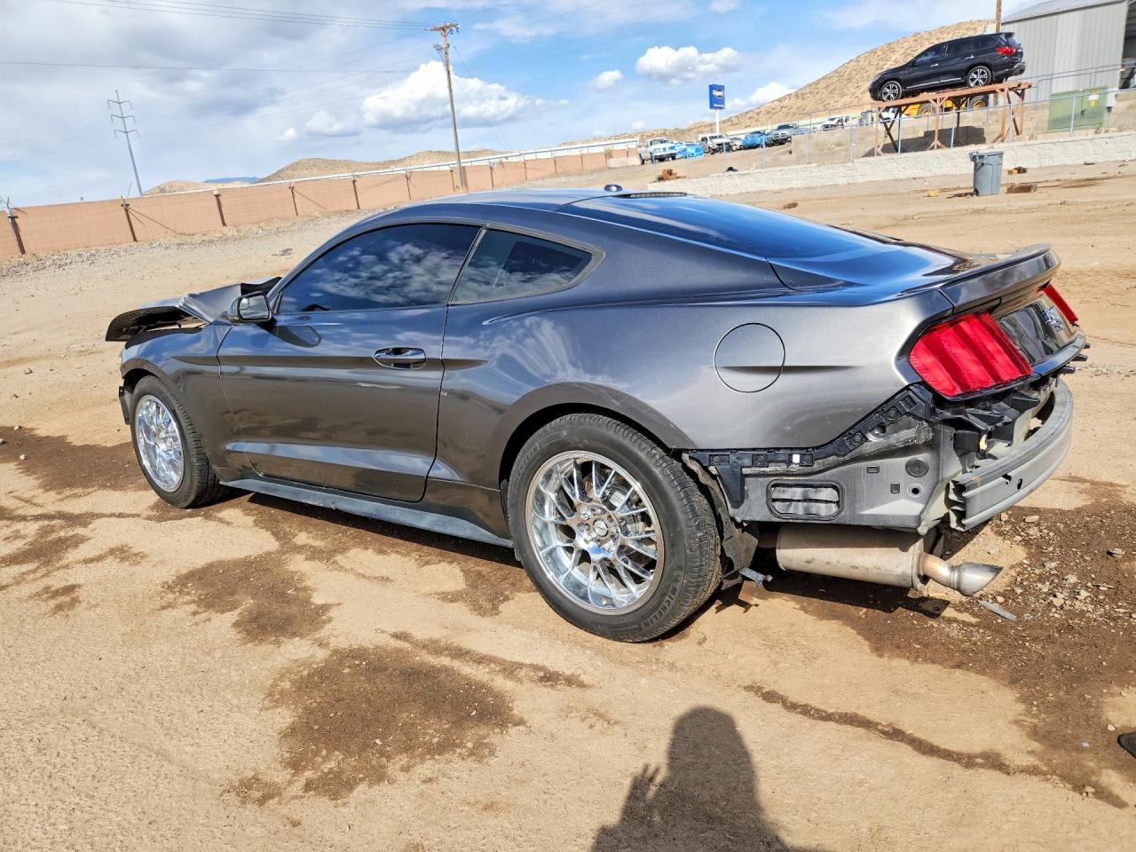 2017 Ford Mustang VIN 1FA6P8TH1H5295653 photo 2