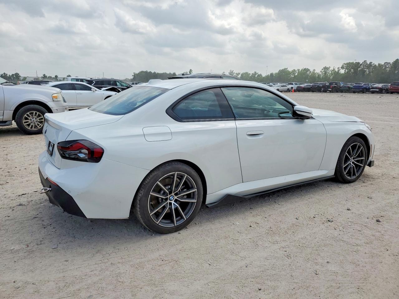 2024 BMW 2 series VIN 3MW33CM01R8E26876 photo 3