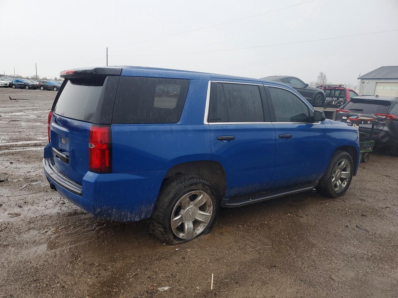 2018 Chevrolet Tahoe VIN 1GNSKDEC5JR311523 photo 3