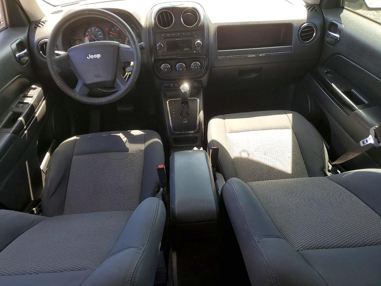 2010 Jeep Patriot VIN 1J4NT2GB3AD617655 photo 8