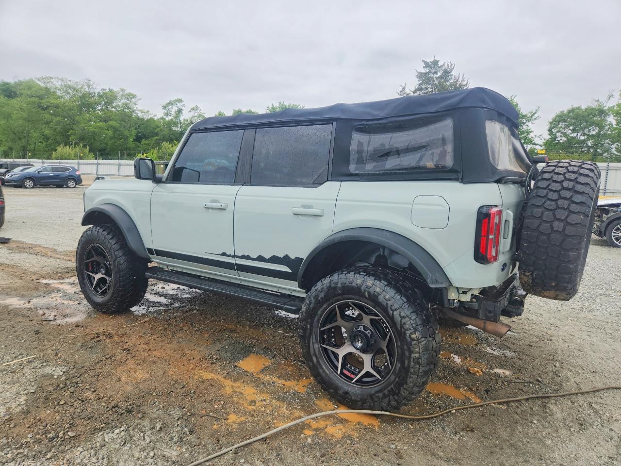 2021 Ford Bronco VIN 1FMEE5DP7MLA62507 photo 2