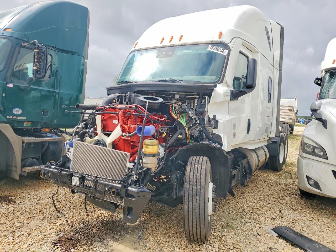 2026 FREIGHTLINER All other VIN 3AKJHHFG2TSWP3498 photo 2