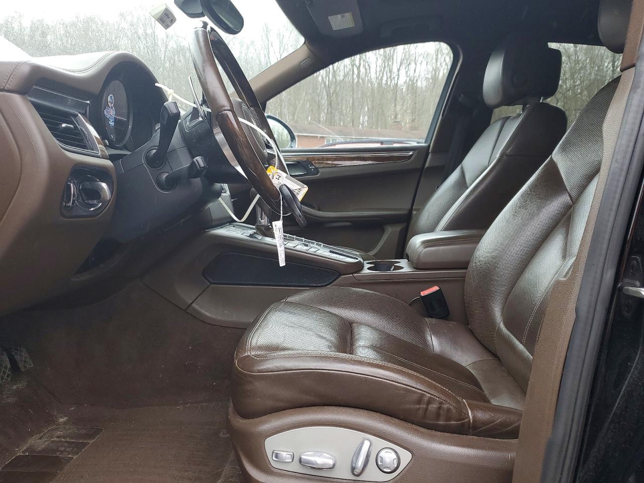 2016 Porsche Macan VIN WP1AB2A58GLB49154 photo 7