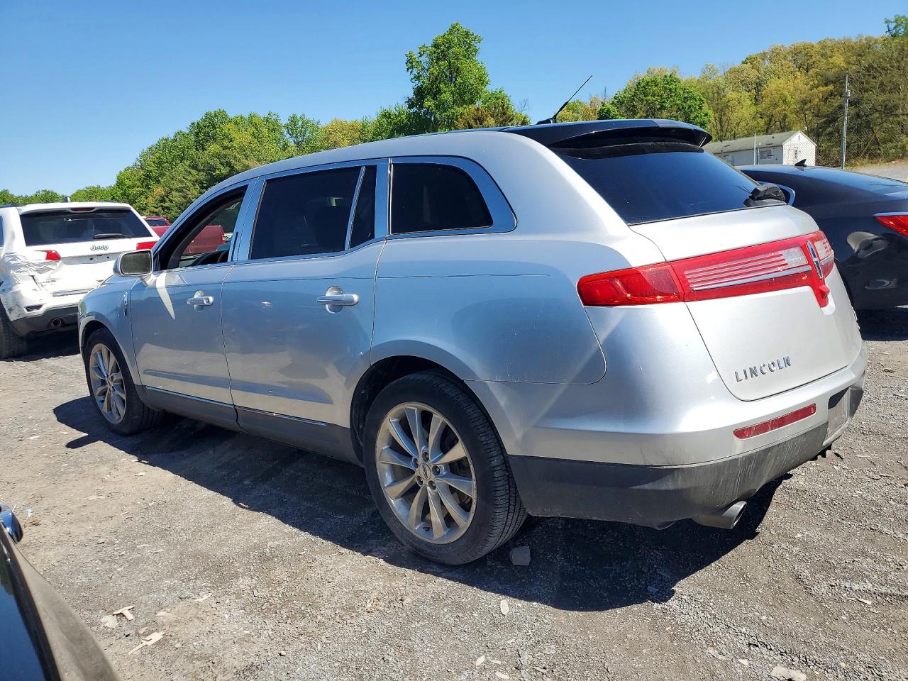 2011 LINCOLN Mkt VIN 2LMHJ5AT6BBJ53005 photo 2