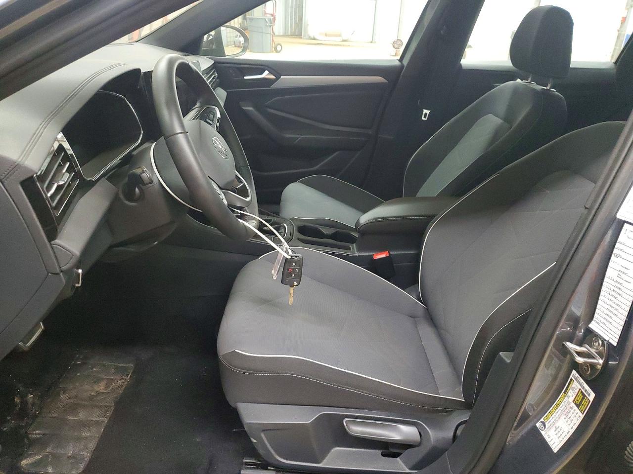 2025 Volkswagen Jetta VIN 3VWBX7BU7SM073537 photo 7