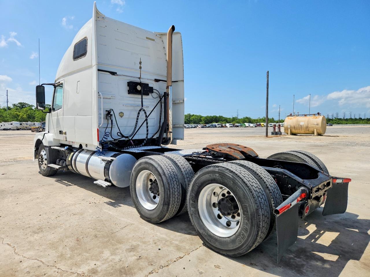 2012 Volvo Vn VIN 4V4NC9TH9CN550148 photo 3