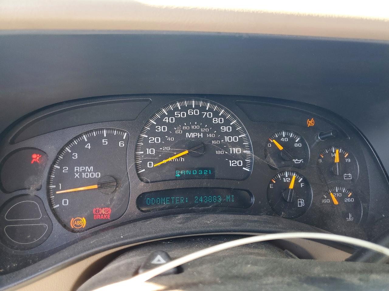 2005 Chevrolet Tahoe VIN 1GNEK13T35R221629 photo 9