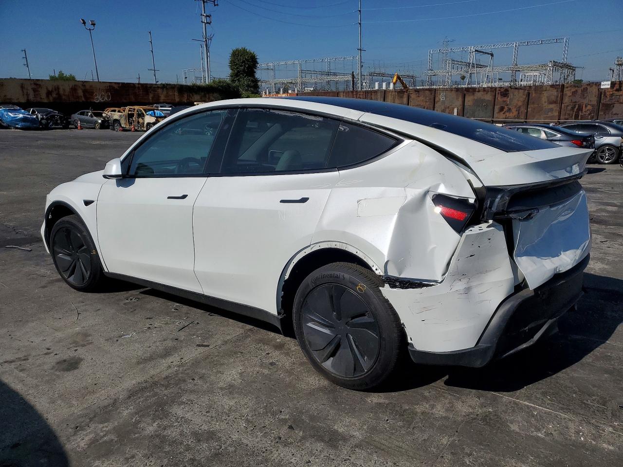 2026 Tesla Model y VIN 7SAYGDED7TF528287 photo 2