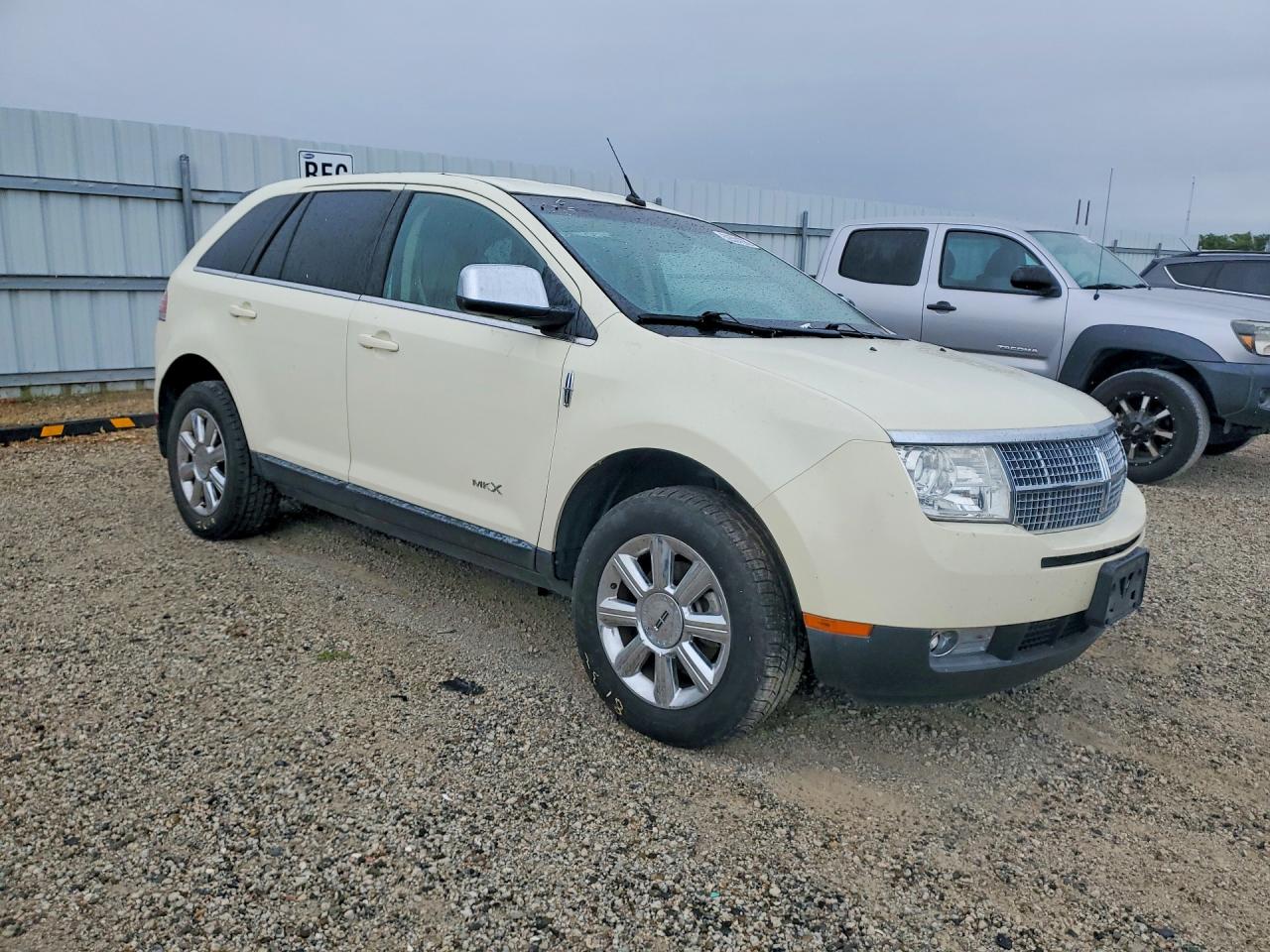 2008 LINCOLN Mkx VIN 2LMDU88C58BJ33334 photo 4