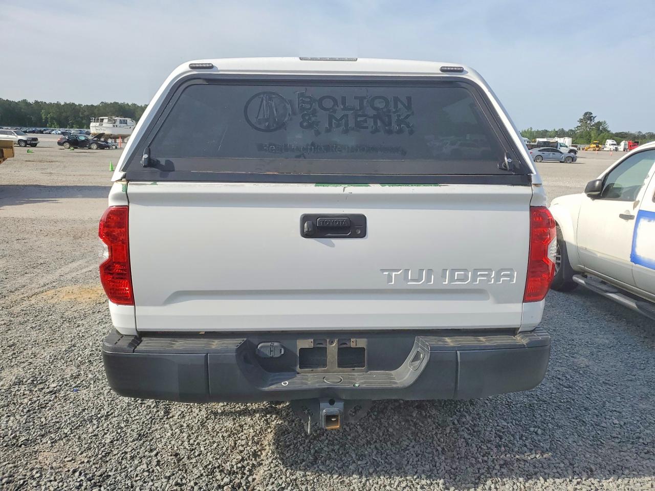 2018 Toyota Tundra VIN 5TFRM5F19JX126262 photo 6