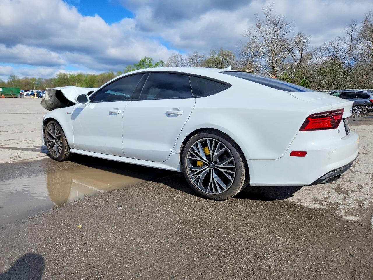 2017 AUDI A7 VIN WAUW2AFC3HN056716 photo 2