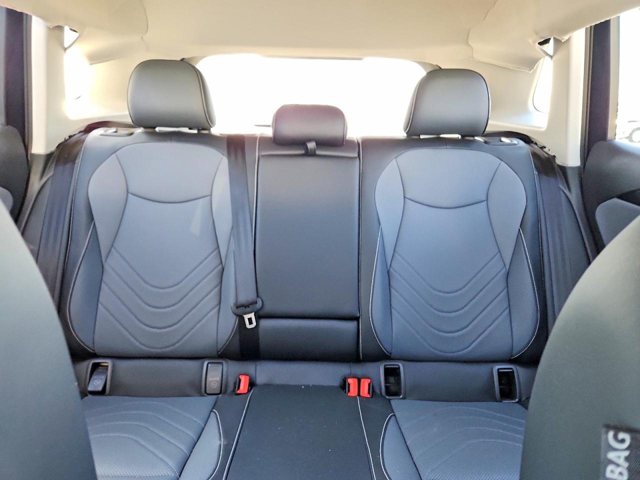 2026 Volkswagen Tiguan VIN 3VVER7RM6TM020170 photo 10