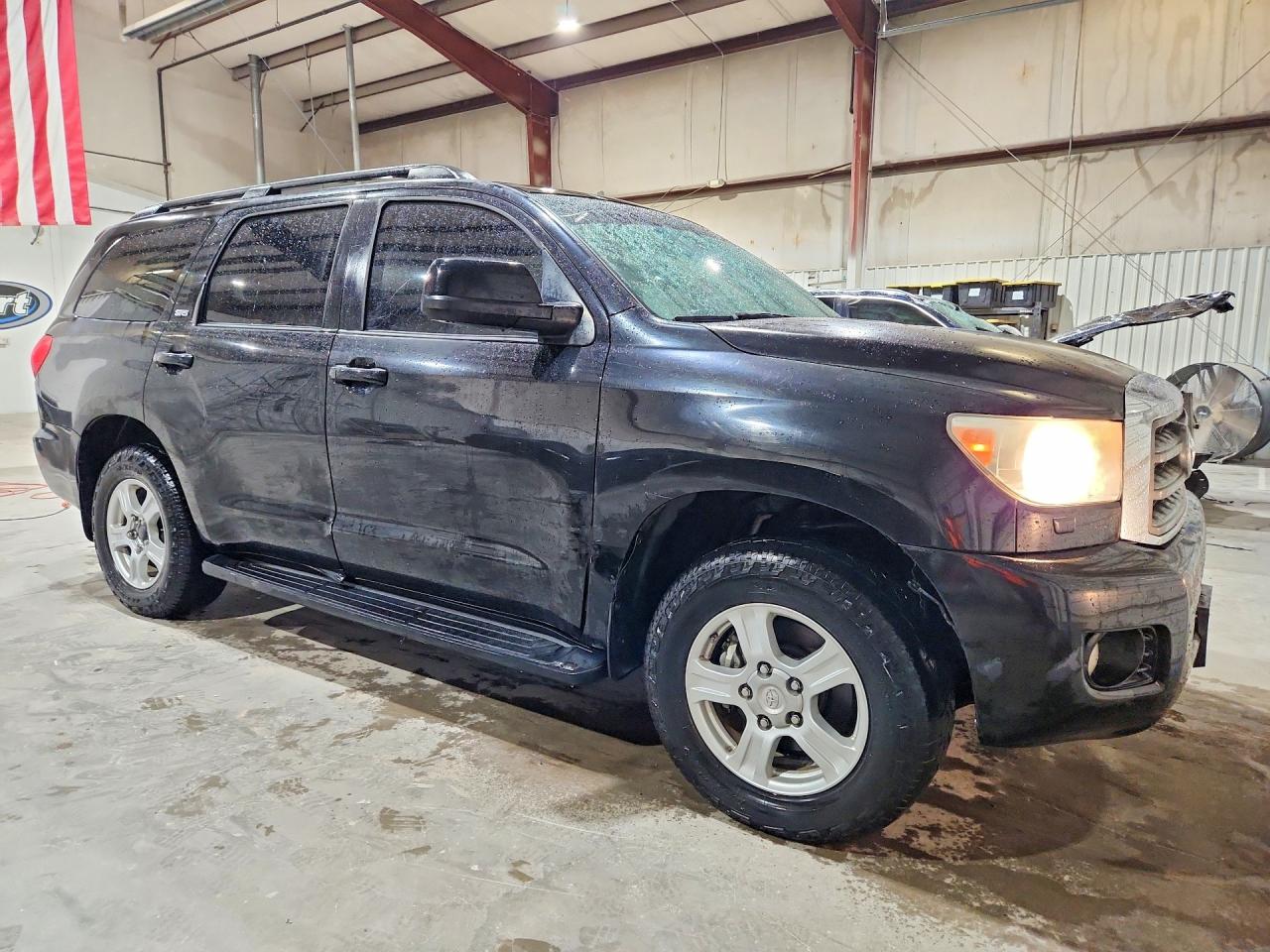 2013 Toyota Sequoia VIN 5TDBW5G1XDS076749 photo 4