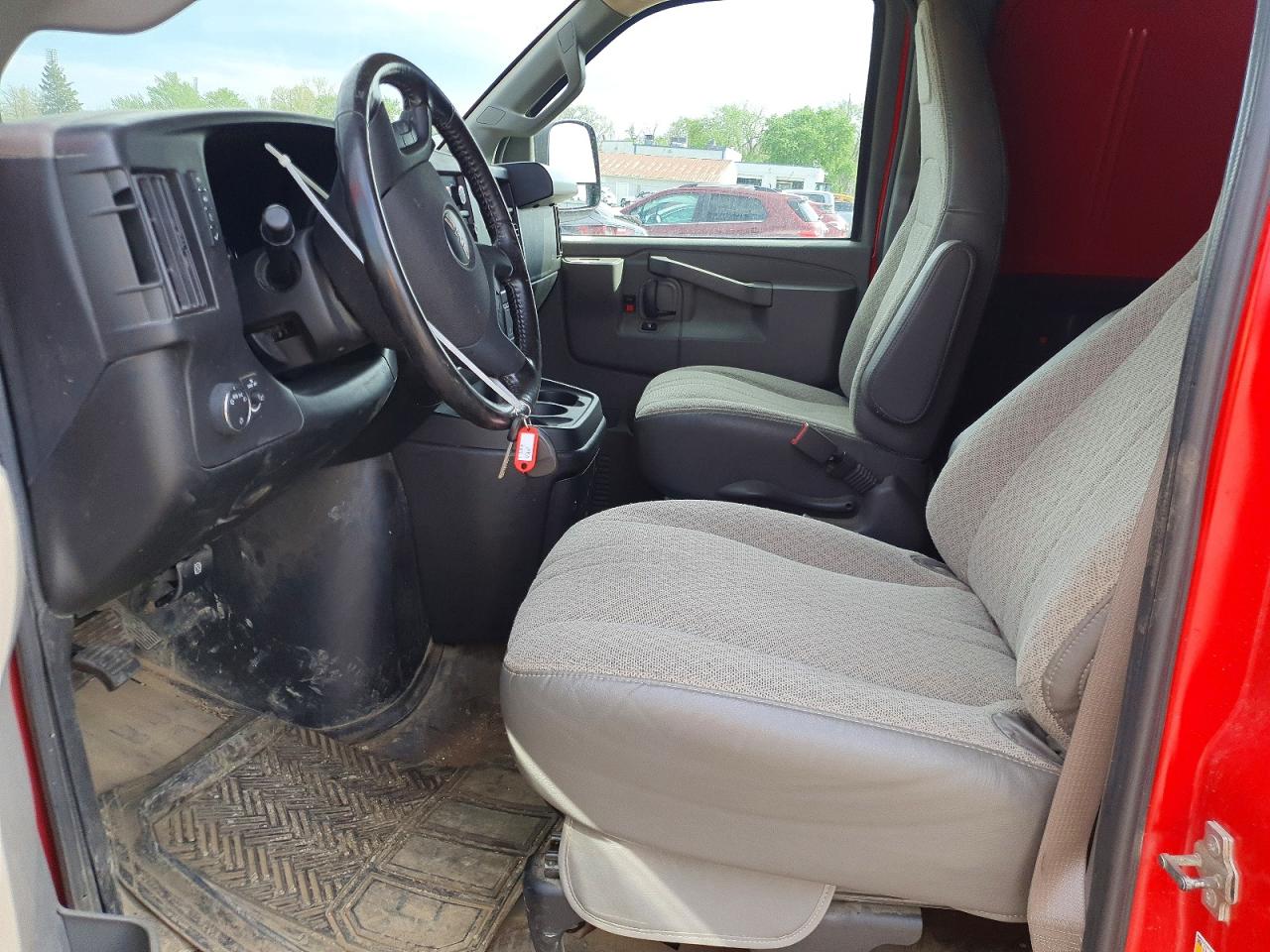 2023 GMC Savana VIN 1GTW7AFP2P1184801 photo 7