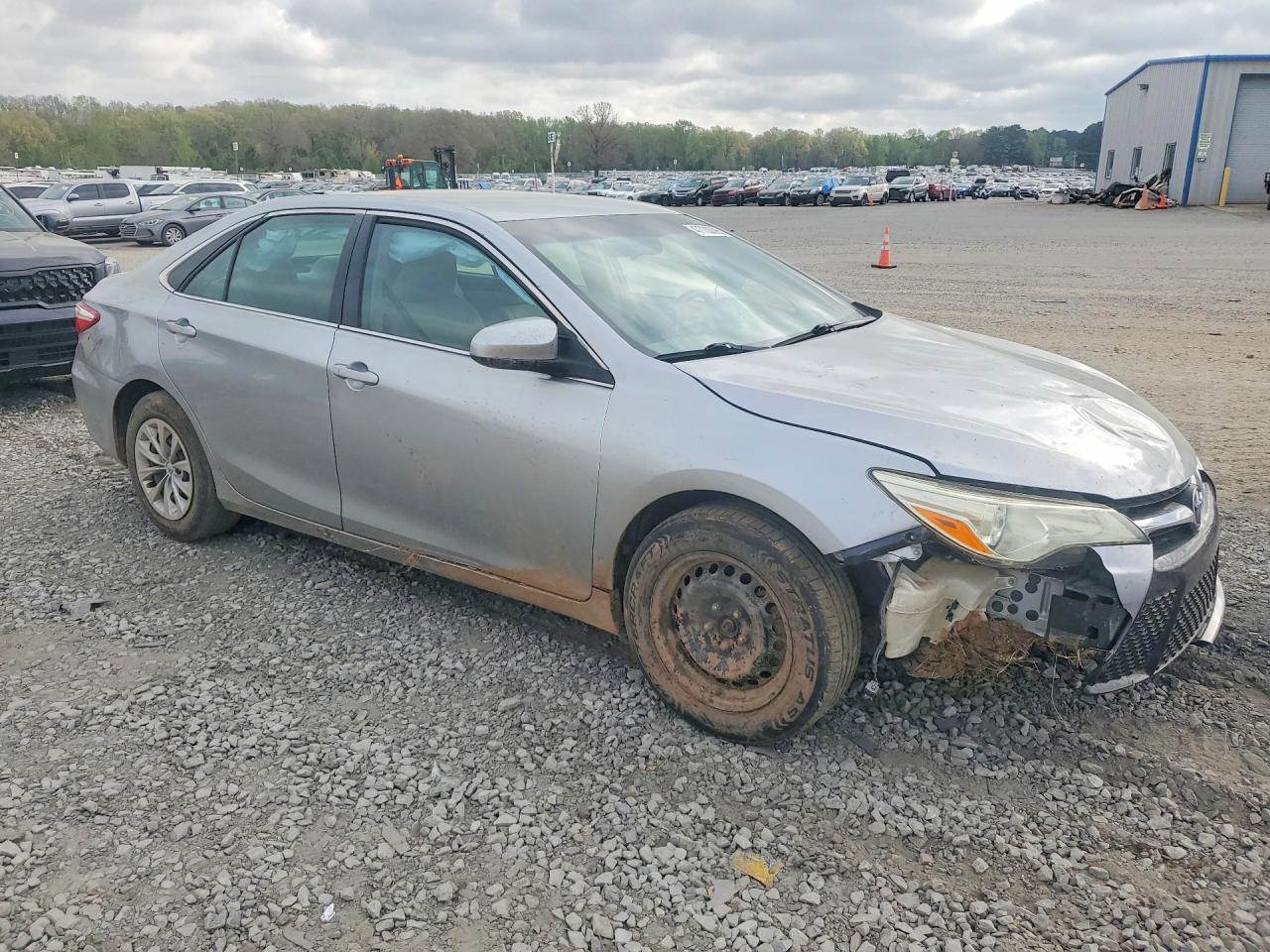 2015 Toyota Camry VIN 4T4BF1FK7FR469336 photo 4