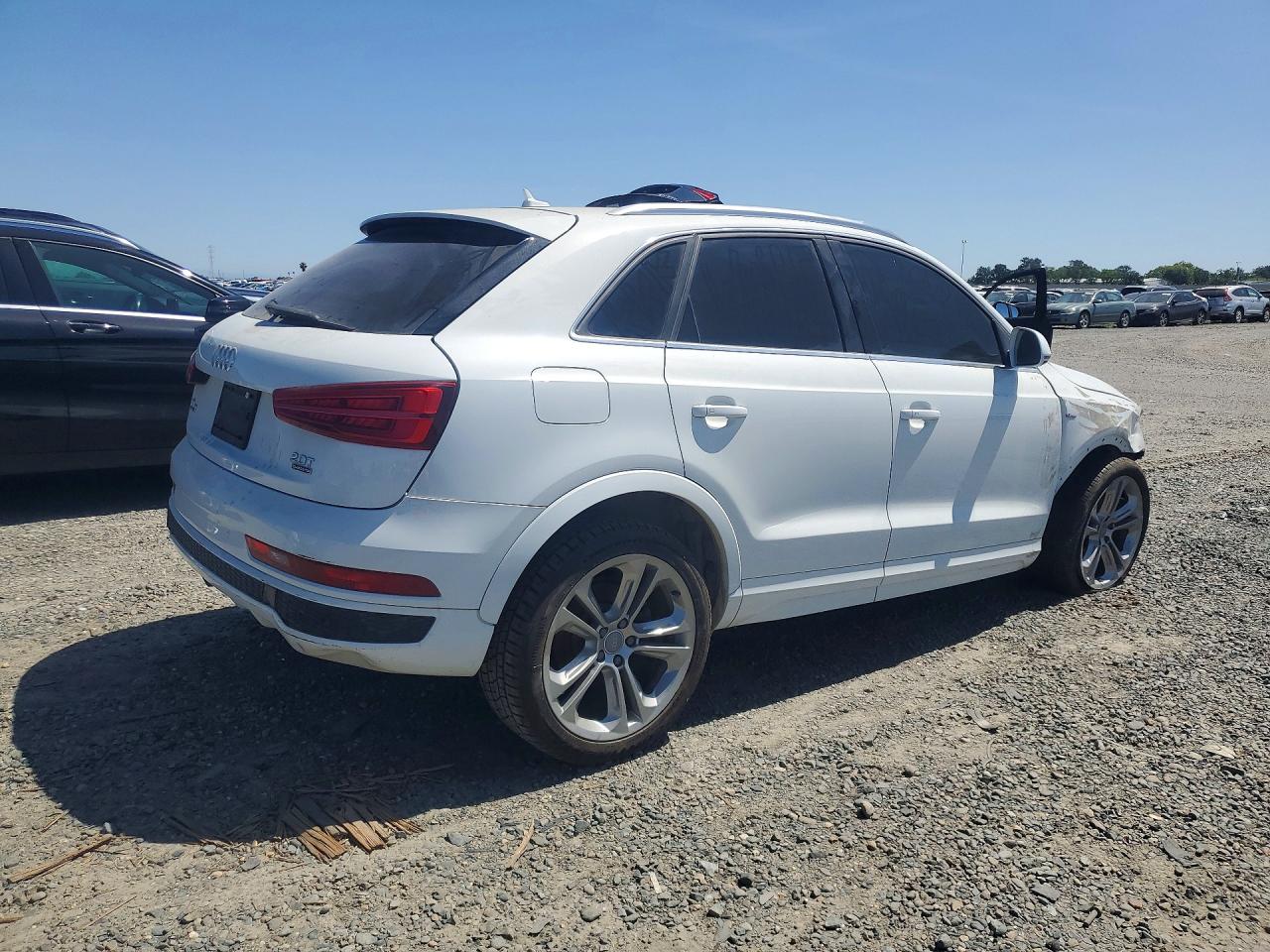 2016 Audi Q3 VIN WA1GFCFSXGR004015 photo 3