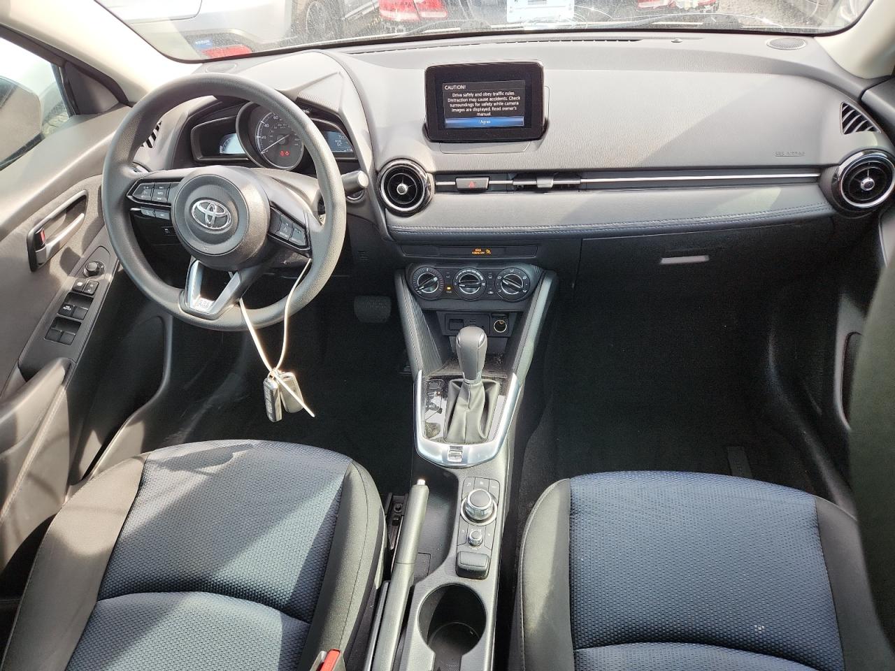 2019 Toyota Yaris VIN 3MYDLBYV2KY513541 photo 8