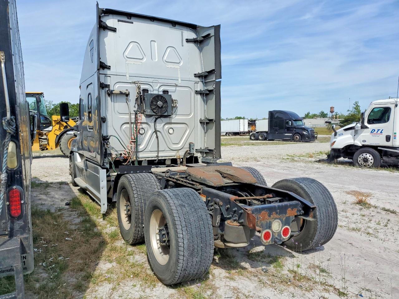 2016 FREIGHTLINER All other VIN 3AKJGLD55GSGN4069 photo 3