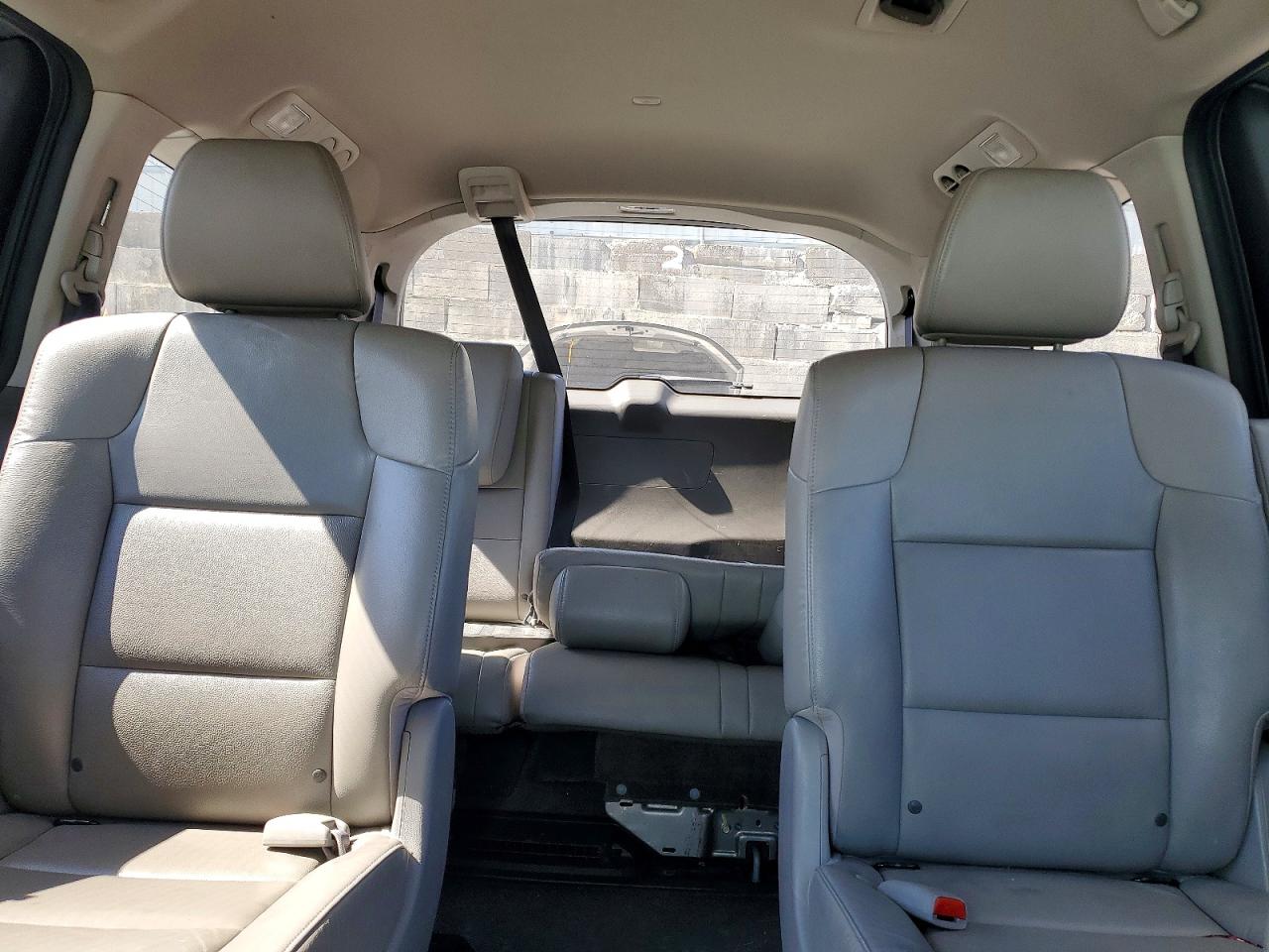 2016 Honda Odyssey VIN 5FNRL5H34GB088086 photo 10