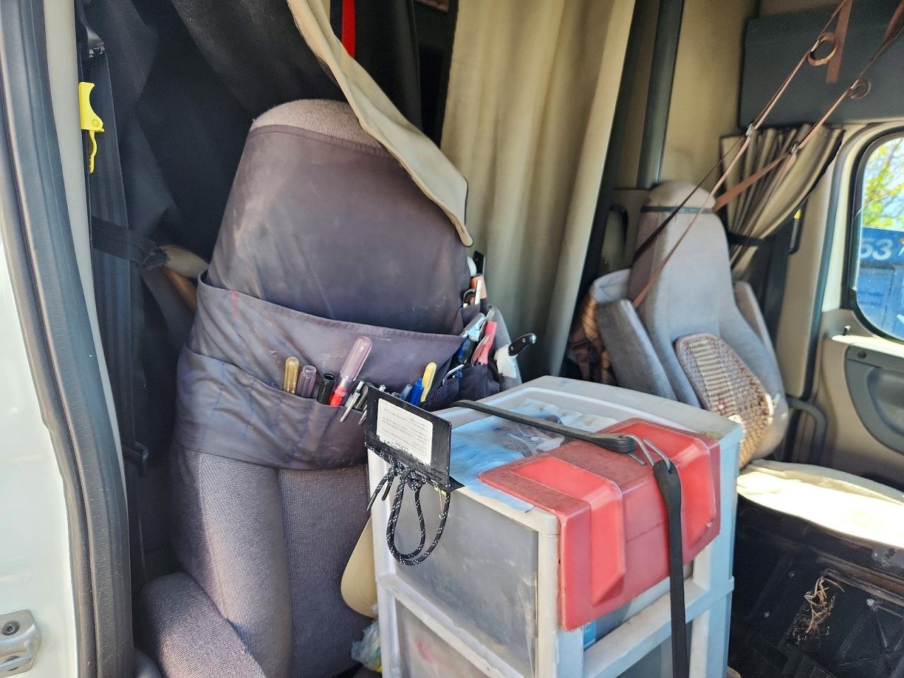 2019 FREIGHTLINER All other VIN 3AKJGLDR1KSJL3925 photo 6