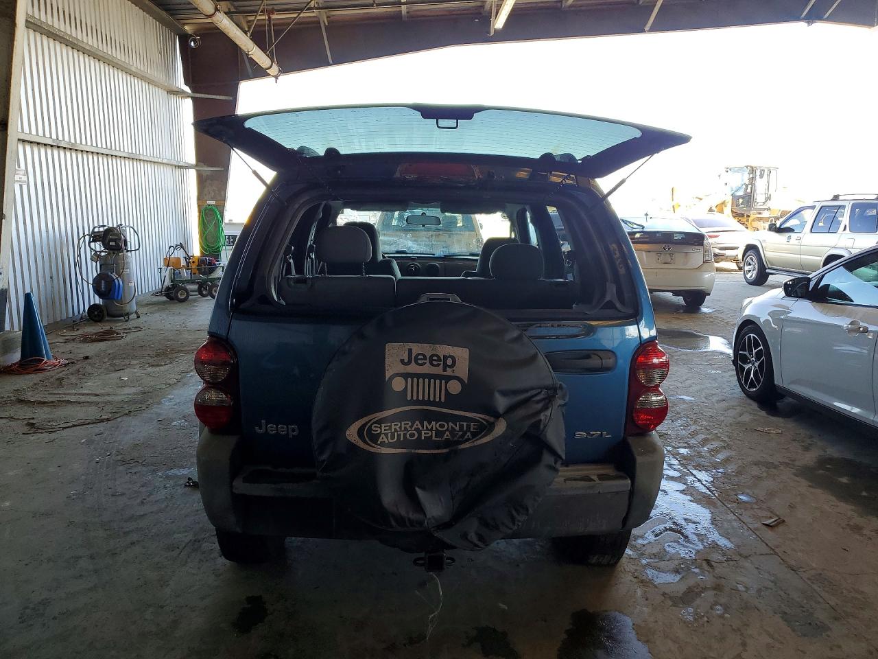 2005 Jeep Liberty VIN 1J4GK48K75W651842 photo 6