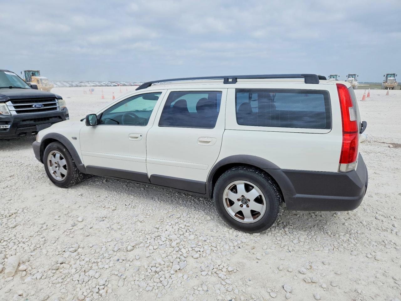 2002 VOLV V70 VIN YV1SZ58D521057384 photo 2