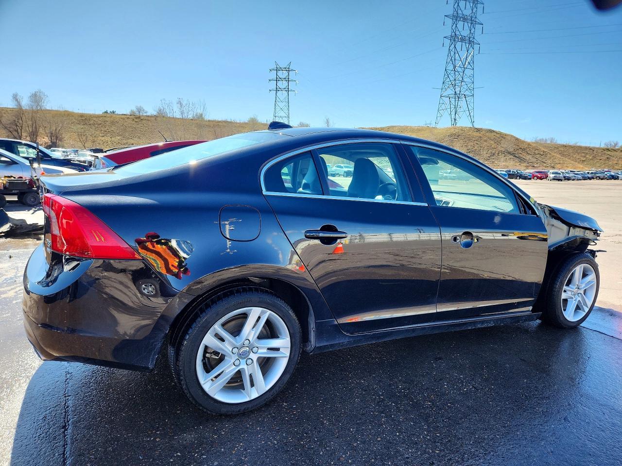 2015 Volvo S60 VIN YV1612TKXF2361680 photo 3