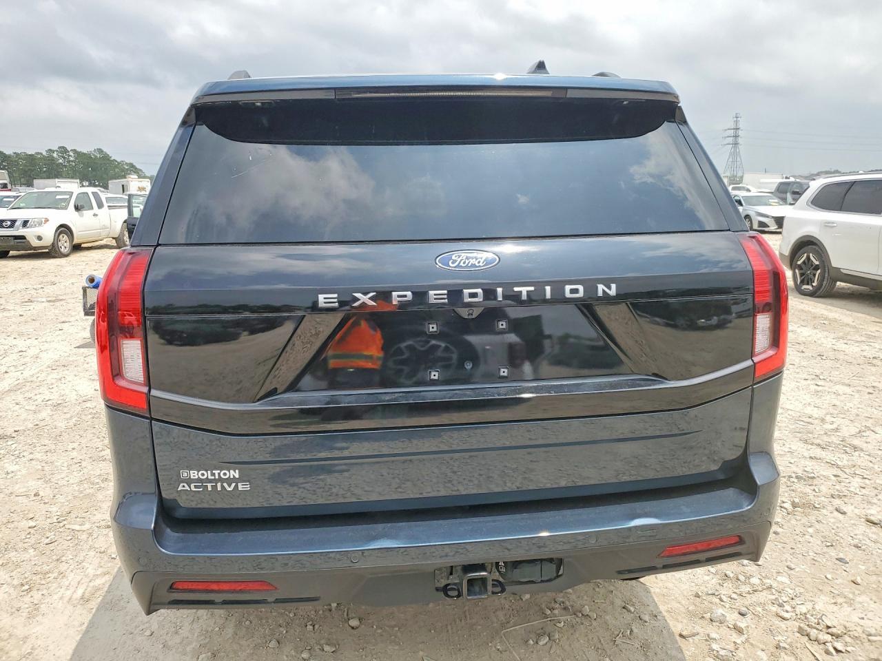 2025 Ford Expedition VIN 1FMJU1H87SEA25083 photo 6