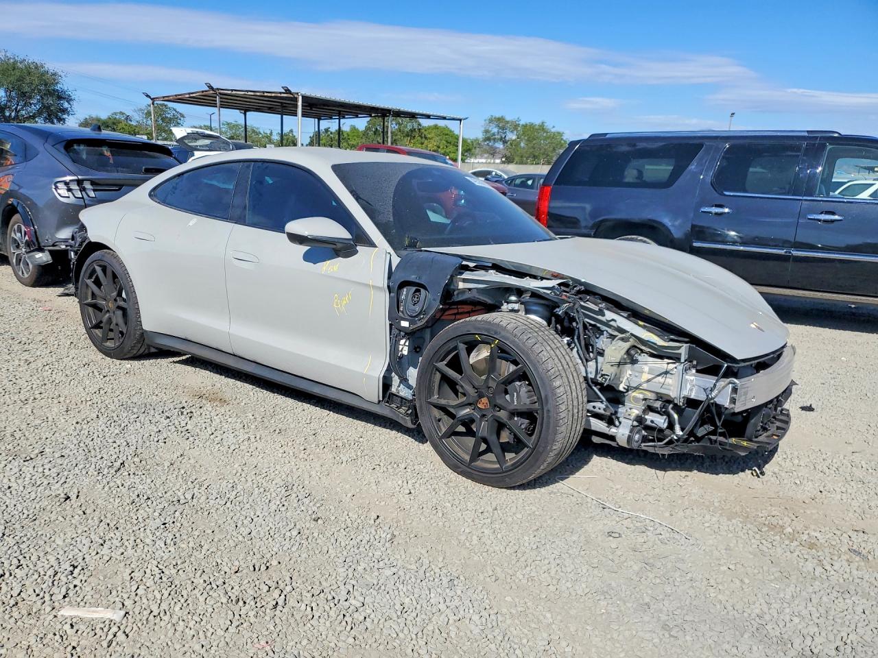 2025 Porsche Taycan VIN WP0AA2Y19SSA12958 photo 4