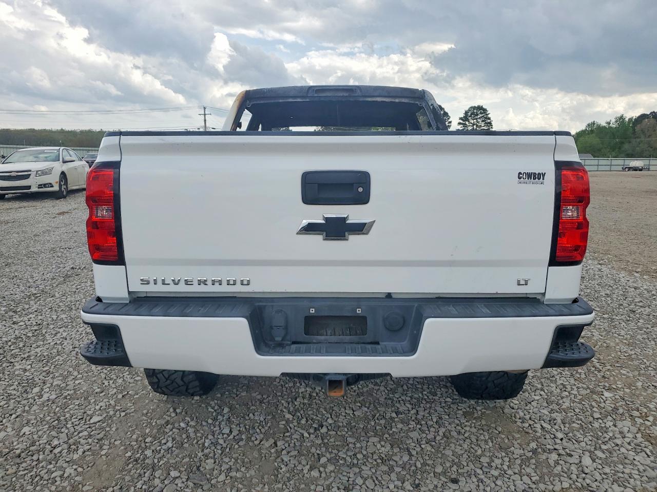 2017 Chevrolet All models VIN 3GCUKREC0HG200144 photo 6