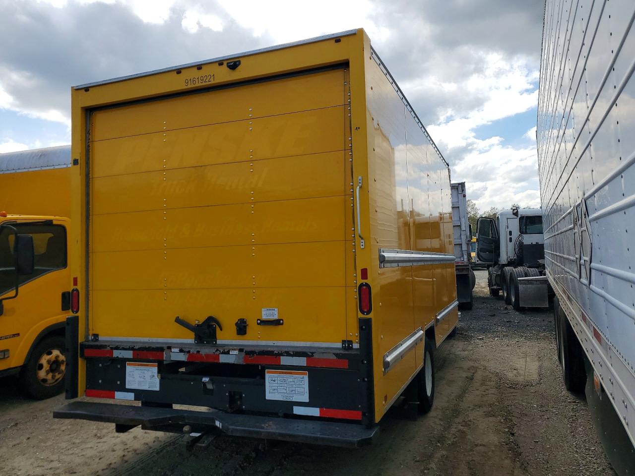 2021 GMC Savana VIN 7GZ37TC75MN005581 photo 3