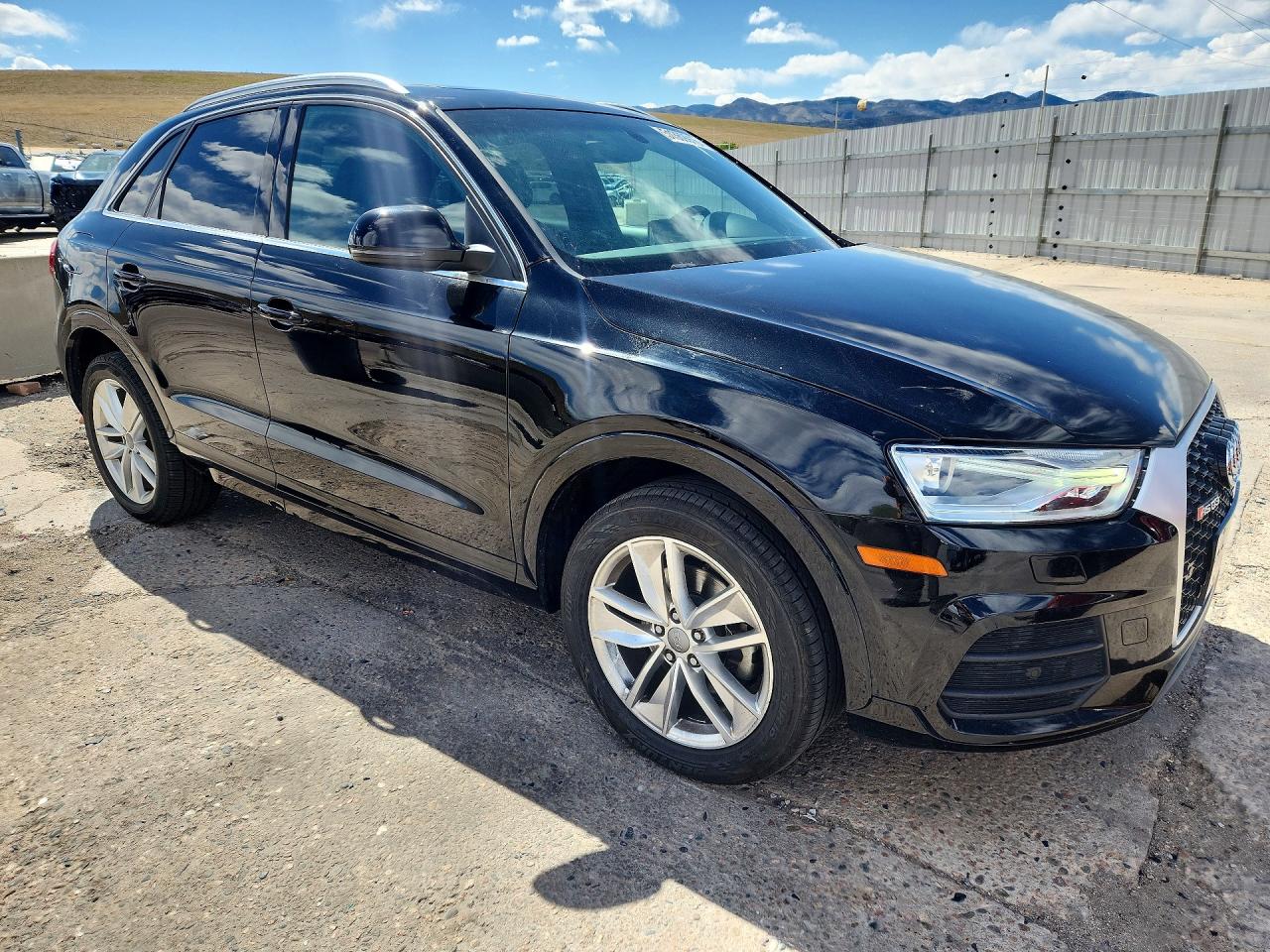 2016 Audi Q3 VIN WA1BFCFS2GR010921 photo 4