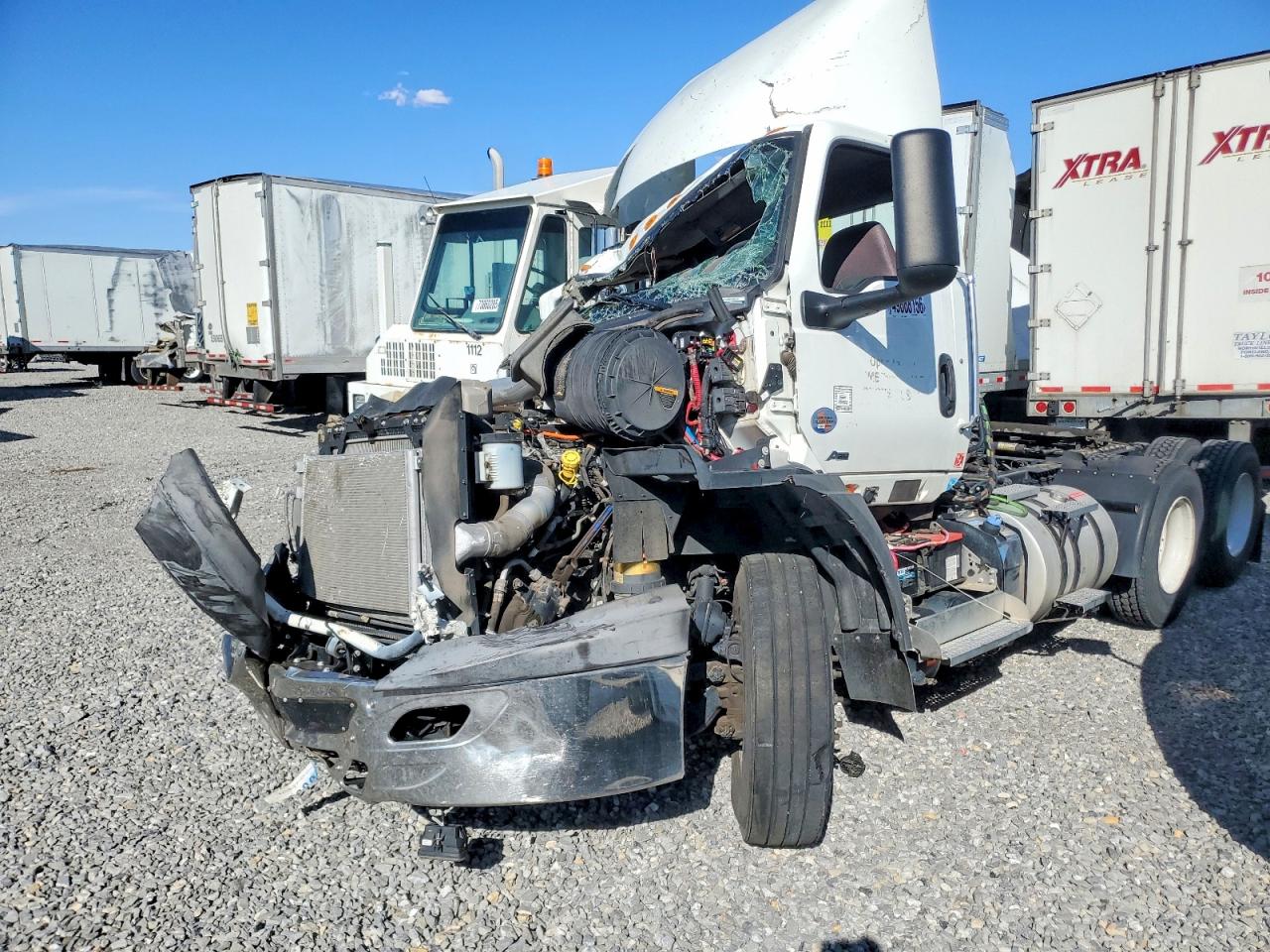 2024 International All models VIN 3HSDWTZR0RN209401 photo 2