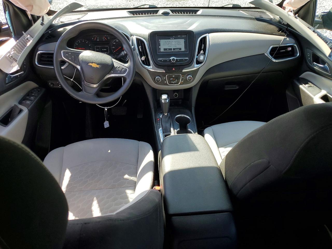 2018 Chevrolet Equinox VIN 3GNAXREV3JS523023 photo 8