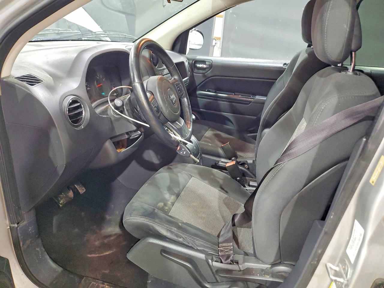 2011 Jeep Compass VIN 1J4NT1FA0BD137528 photo 7