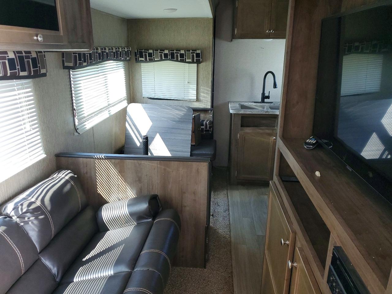 2018 COLEMAN Lantern VIN 4YDT28525JH934767 photo 5