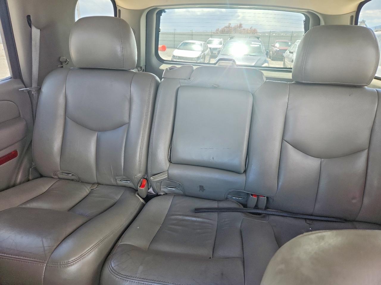 2004 Chevrolet Tahoe VIN 1GNEK13Z04J307174 photo 10