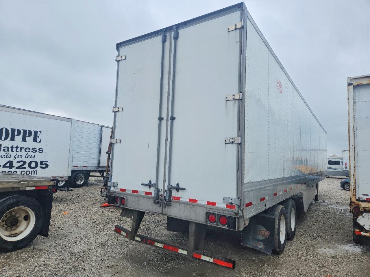 2019 UTILITY All models VIN 1UYVS2536K3490607 photo 4