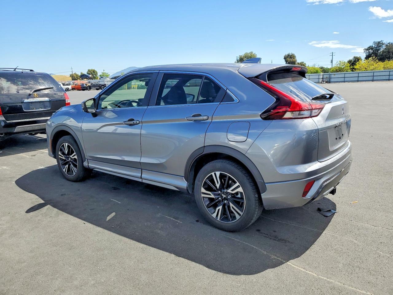 2023 MITSUBISHI ECLIPSE VIN JA4ATWAA2PZ026072 photo 2