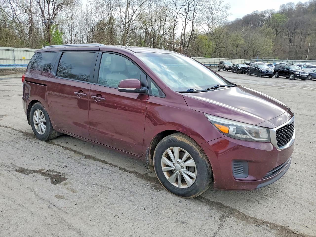 2016 Kia SEDONA VIN KNDMB5C15G6087964 photo 4