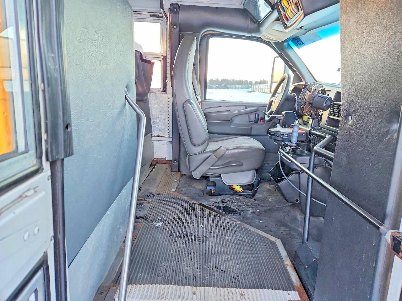 2010 CHEV Express VIN 1GB6G2AG0A1165267 photo 11