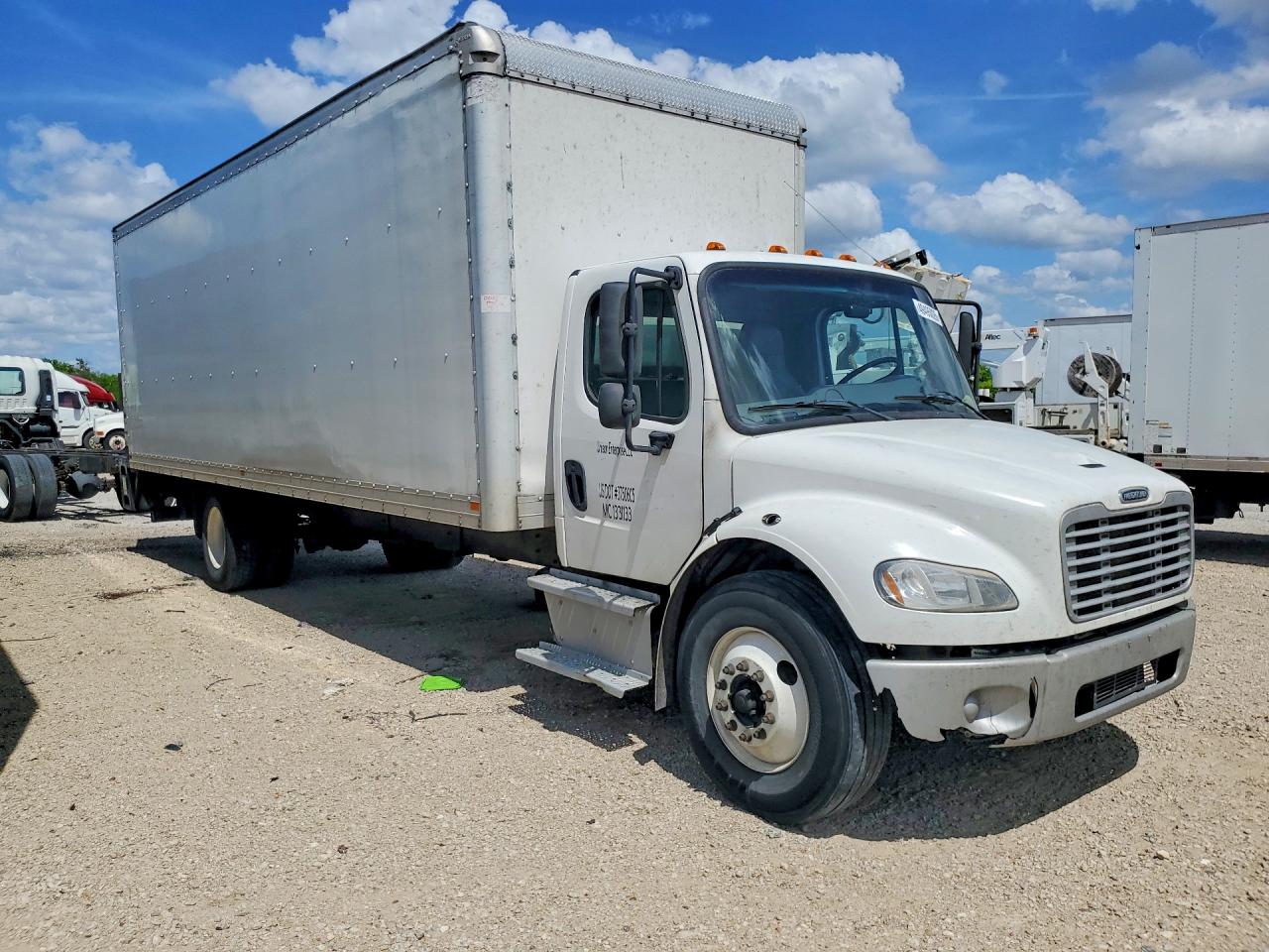 2018 FREIGHTLINER All other VIN 1FVACWFCXJHJL8149 photo 4