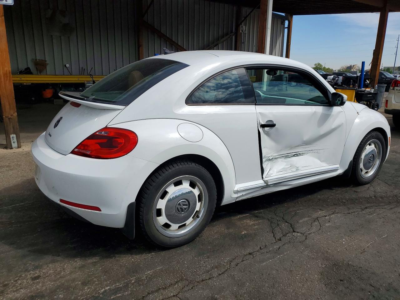 2016 Volkswagen Beetle VIN 3VWF17AT5GM627807 photo 3
