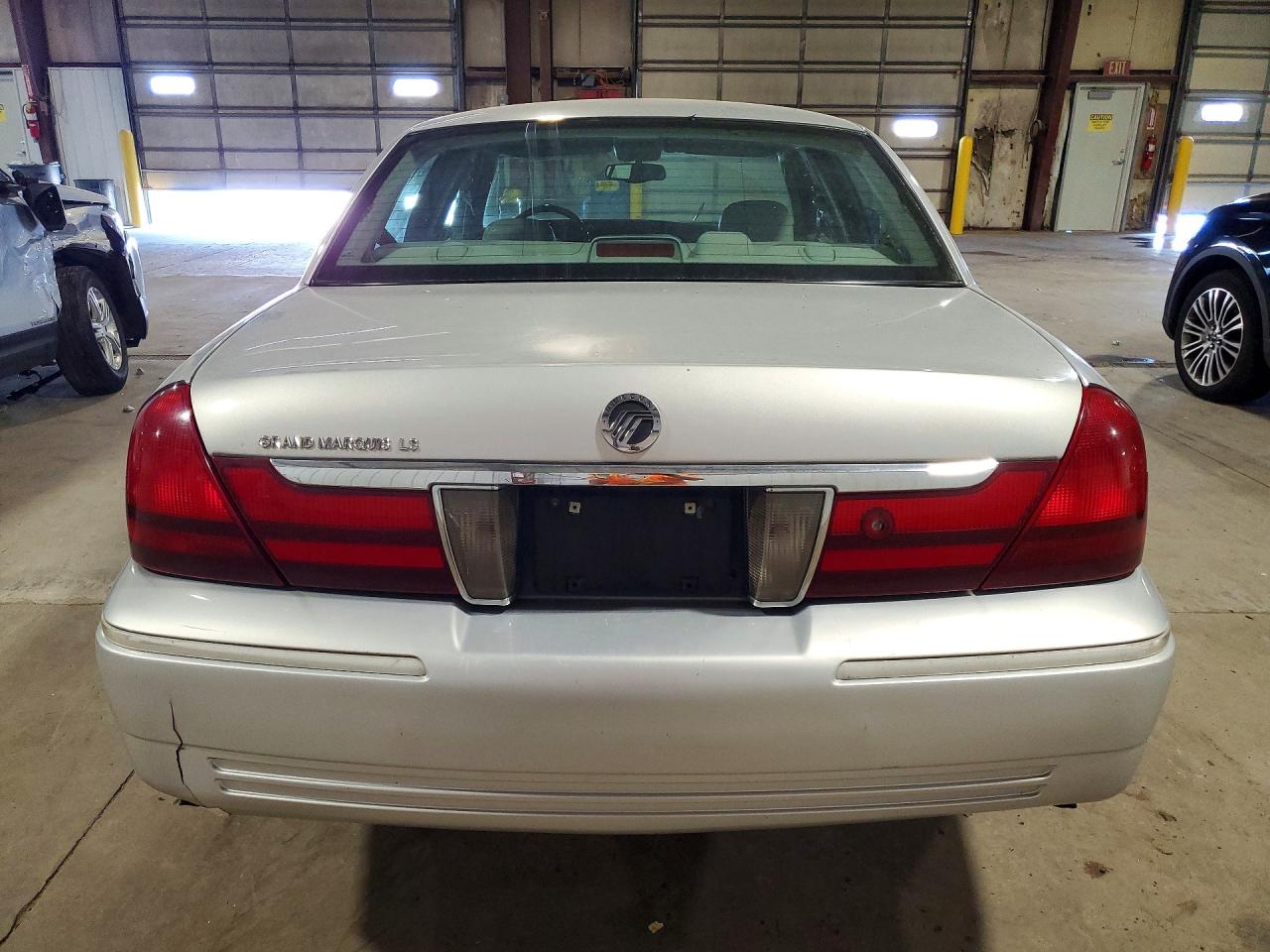 2003 Mercury Grmarquis VIN 2MEHM75W03X643594 photo 6