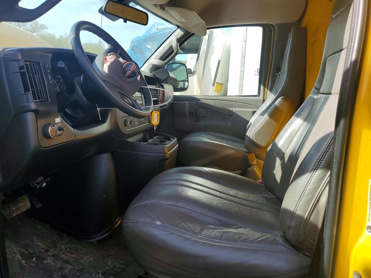 2022 GMC Savana VIN 1GD07RFP5N1161235 photo 7